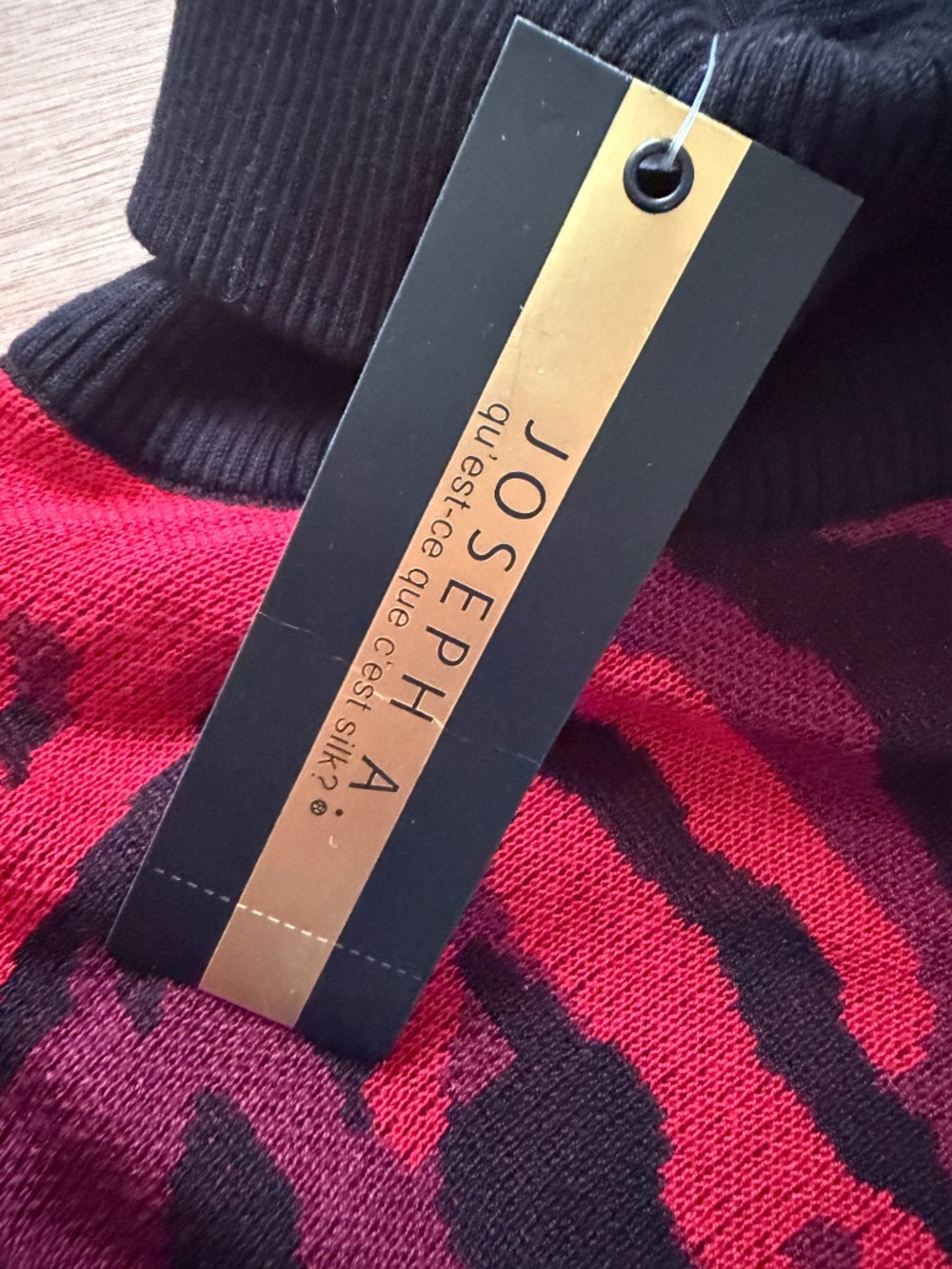 NWT JOSEPH A. Floral Rose Knit Poncho Turtleneck Sweater Sz S Red Black Gold $78 - Picture 6 of 9